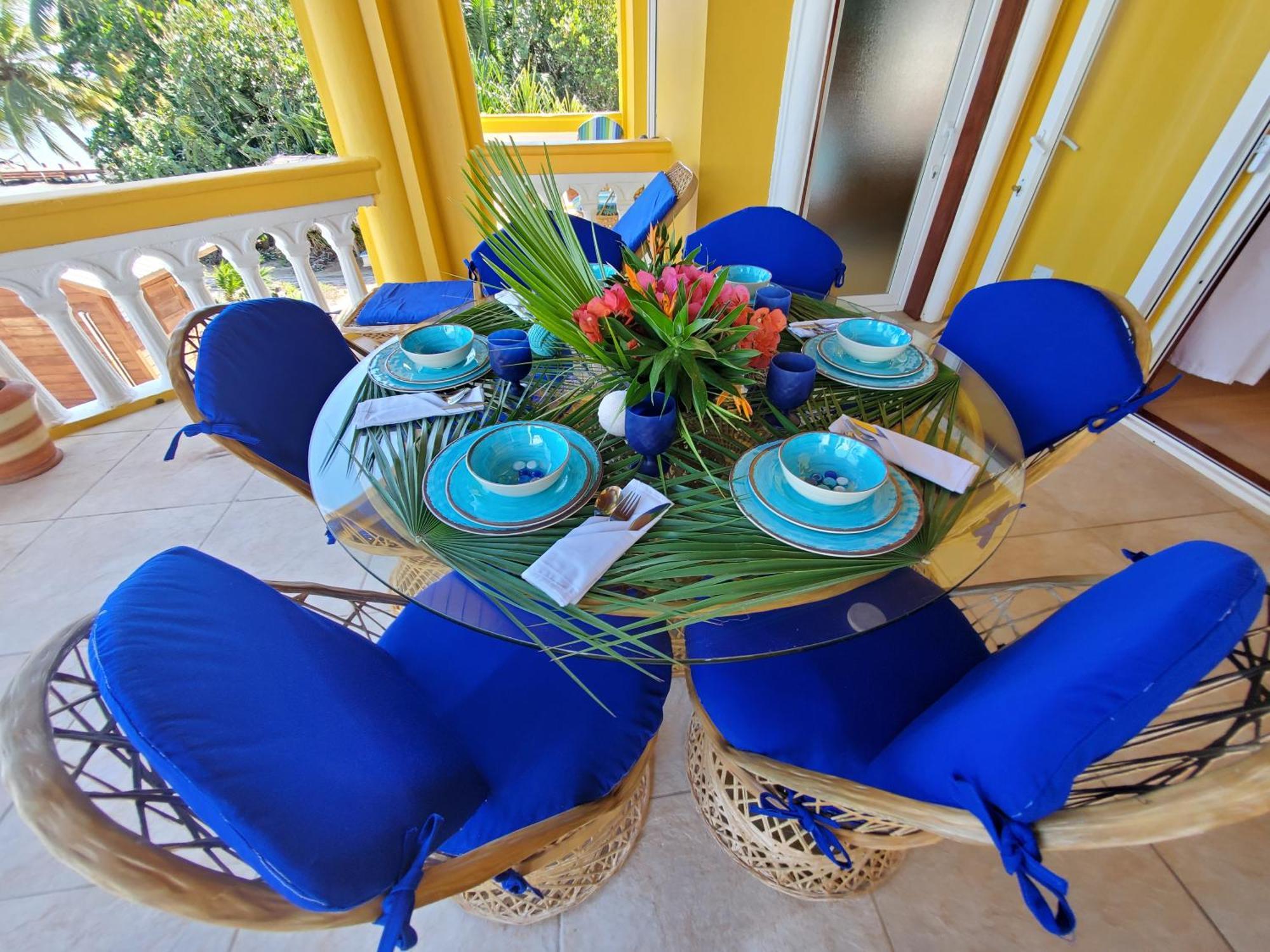 Blue Parrot Beach House And Villas Hopkins Eksteriør billede