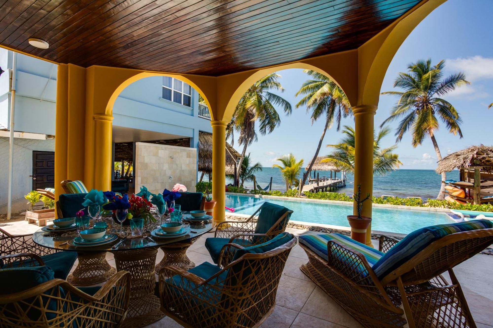 Blue Parrot Beach House And Villas Hopkins Eksteriør billede